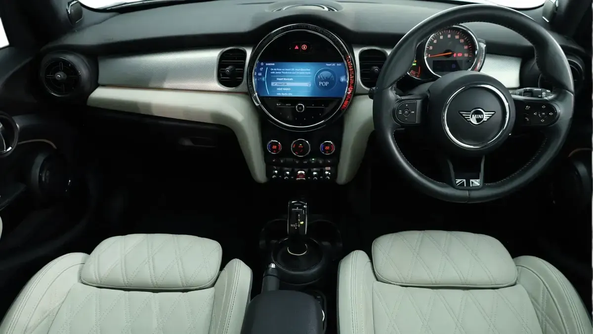 Used Mini Cooper Exclusive 134 HP (98 kW) 2023 Black Hatchback