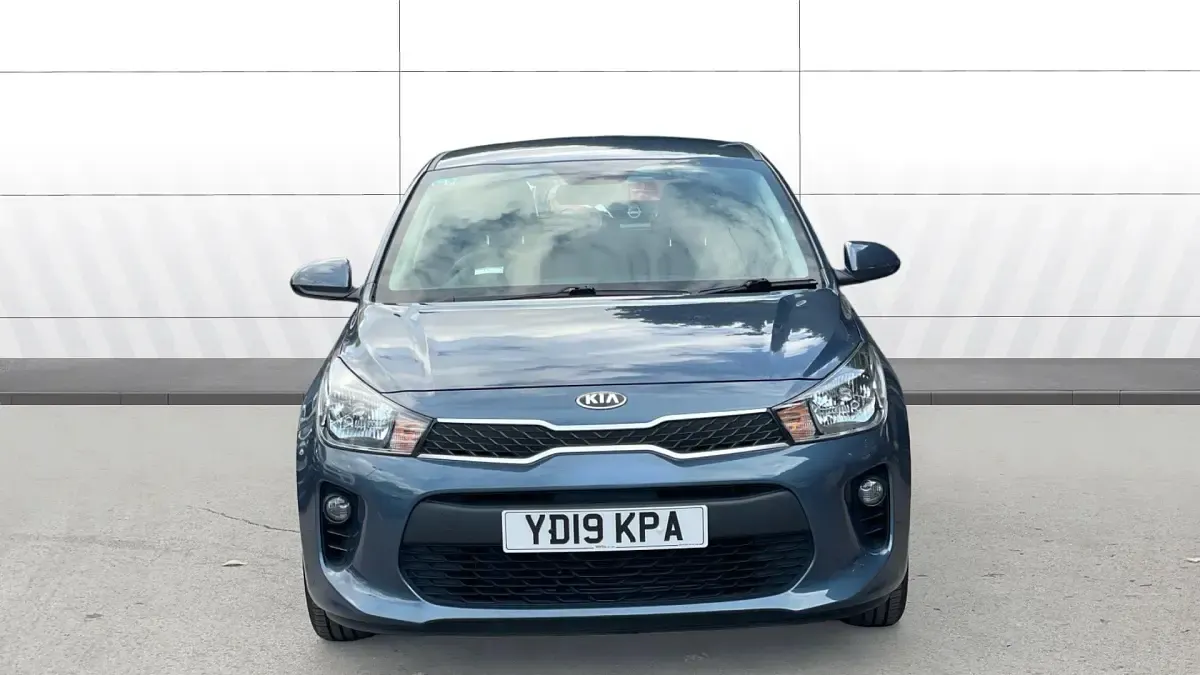Used Kia Rio 83 HP (61 kW) 2019 Blue Hatchback