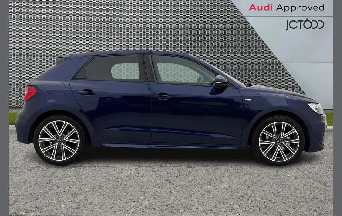 Begagnad Audi A1 S-Line 113 HK (83 kW) 2025 Blå SUV
