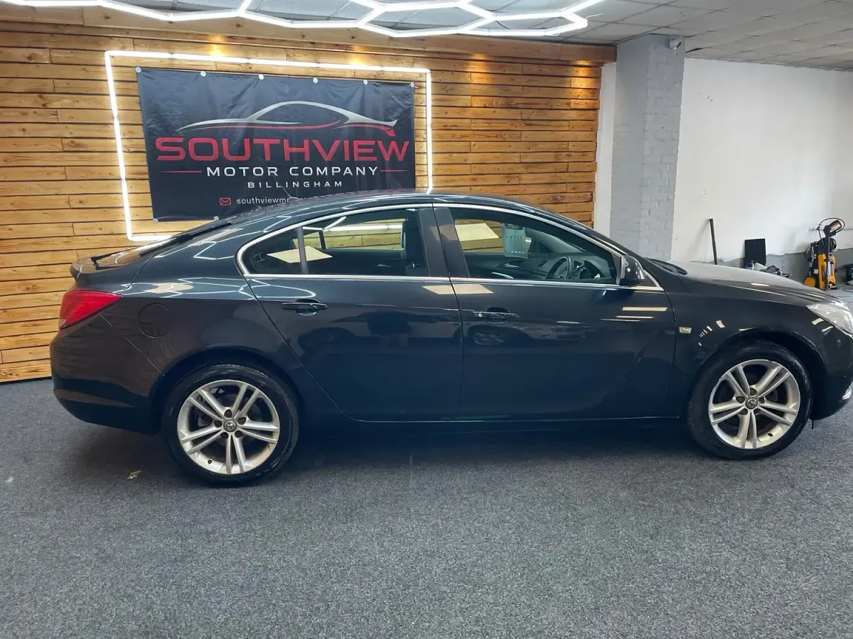 Used Vauxhall Insignia 163 HP (119 kW) 2013 Black Hatchback