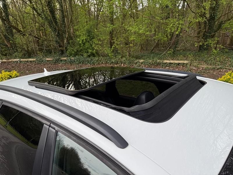 Used Audi A4 Black Edition 245 HP (180 kW) 2011 White Estate