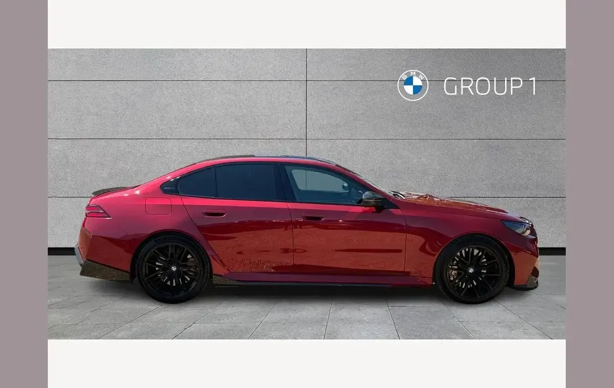 Used BMW M5 Comfort Edition 727 HP (534 kW) 2025 Fire red Sedan