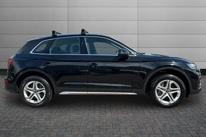 Used Audi Q5 Sport 204 HP (150 kW) 2021 Mythos black SUV