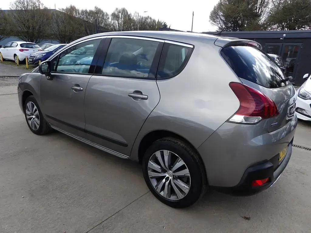 Used Peugeot 3008 Active 120 HP (88 kW) 2015 Grey Estate