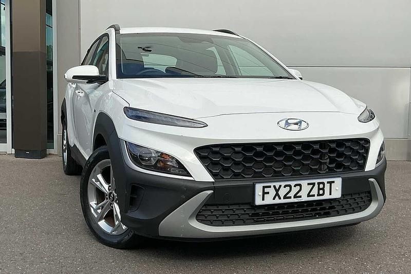 White Used 2022 Hyundai Kona SE SUV | £13,490 (Good price) - Image 1/4