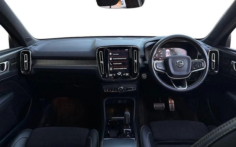 Used Volvo XC40 247 HP (181 kW) 2018 Red SUV