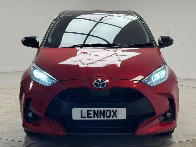 Used Toyota Yaris Hybrid 2022 Red/black Hatchback
