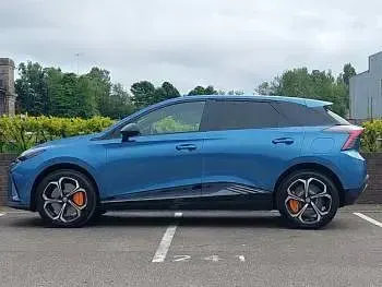 New MG MG4 EV 319 kW (435 HP) 2026 Hatchback