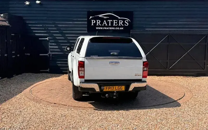 Used Isuzu D-Max 163 HP (119 kW) 2017 White Pickup