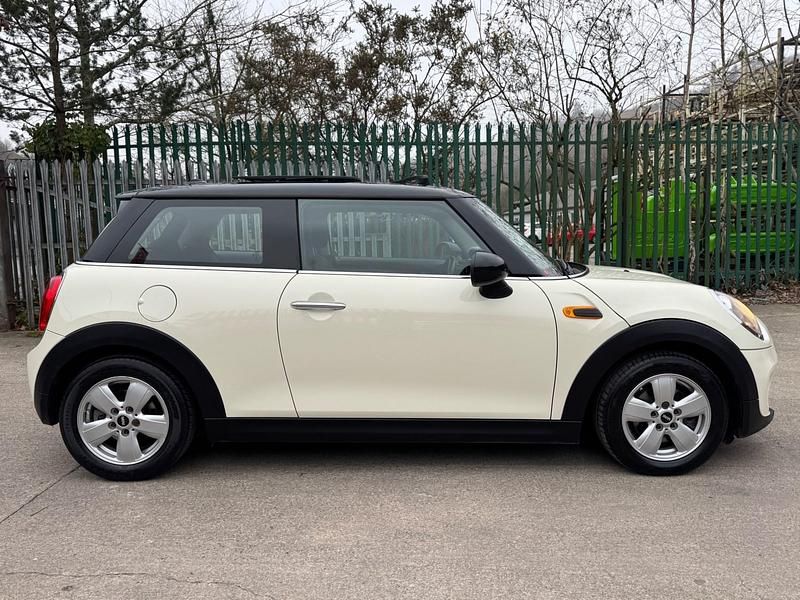 Usado Mini Cooper Hatch 136 CV (100 kW) 2014 Blanco Utilitario