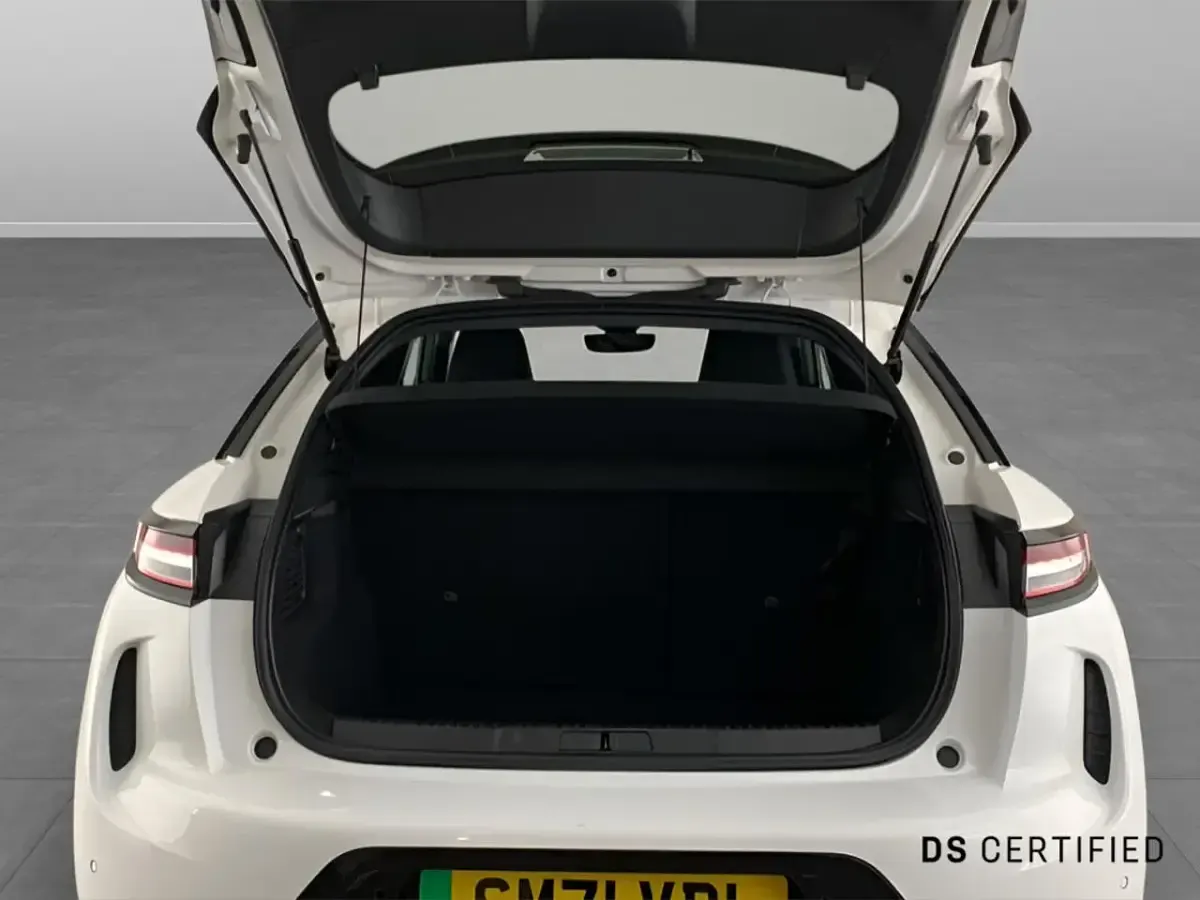 Used DS Automobiles DS3 Crossback E-Tense Performance 98 kW (134 HP) 2022 White SUV