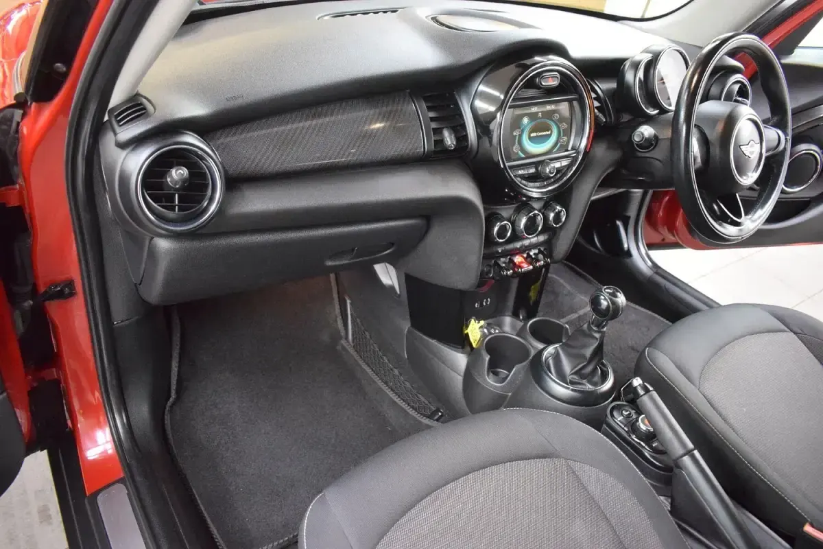Used Mini One D Hatch 95 HP (69 kW) 2016 Red Hatchback