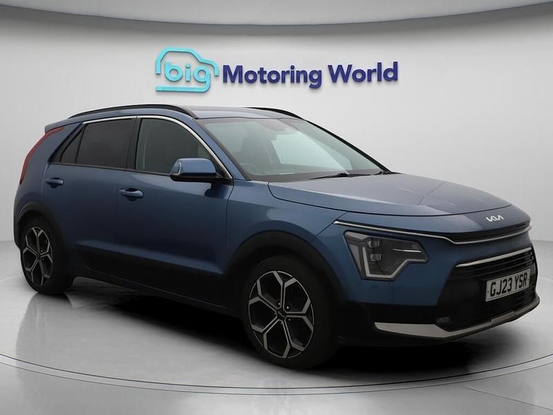 Blue Used 2023 Kia Niro 4 SUV | £18,700 (A bit pricey) - Image 1/4