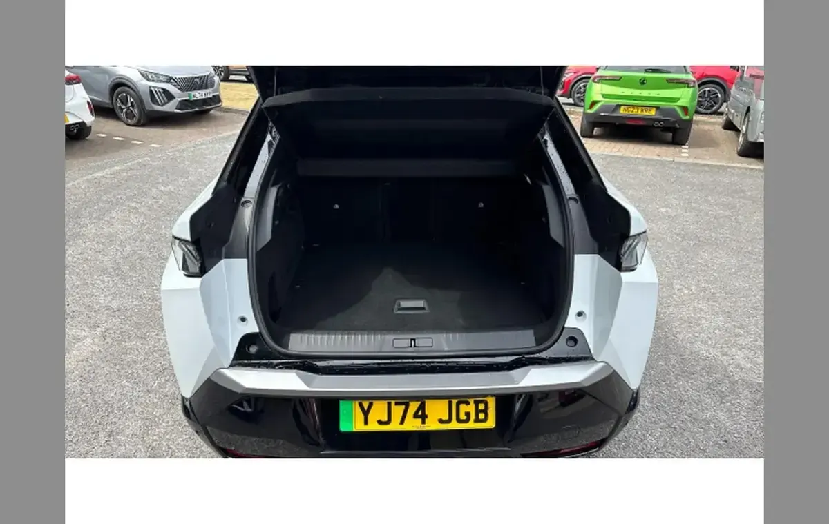 Used Peugeot e-3008 GTi 156 kW (213 HP) 2025 White SUV