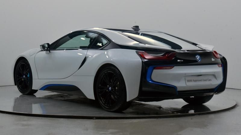 Used BMW i8 Comfort Edition 362 HP (266 kW) 2017 White Coupe