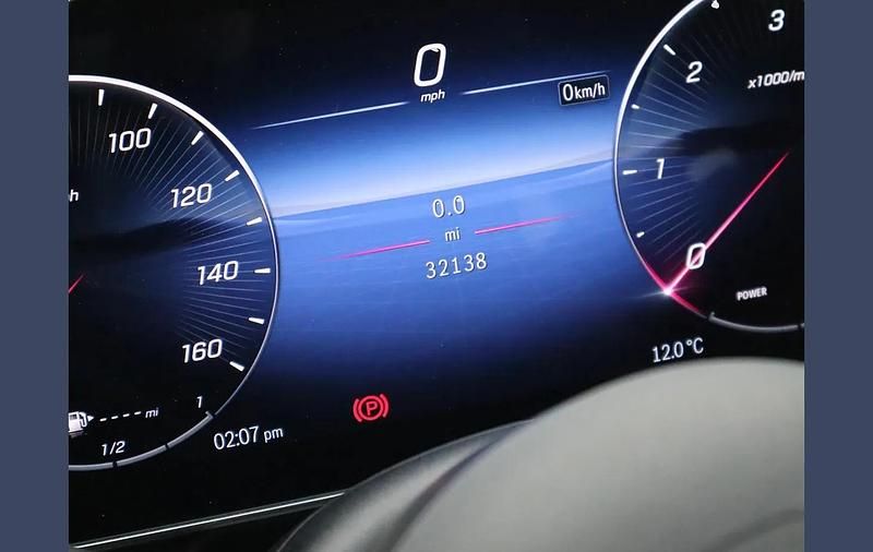 Used Mercedes GLC300 AMG Line Premium Plus 265 HP (194 kW) 2024 Grey SUV