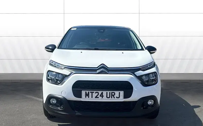 Used Citroën C3 PureTech 83 HP (61 kW) 2024 White Hatchback