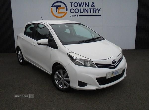 White Used 2013 Toyota Yaris Hatchback | £5,950 (Fair price) - Image 1/4