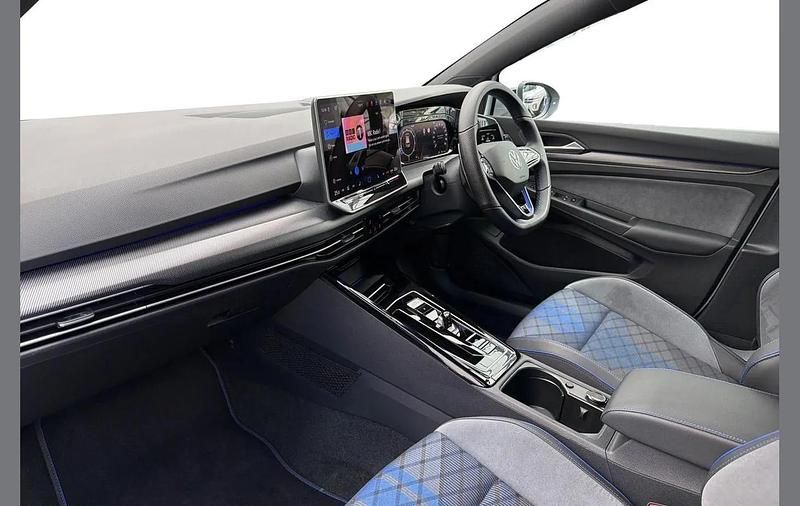 Used VW Golf VIII R 333 HP (244 kW) 2025 White Hatchback