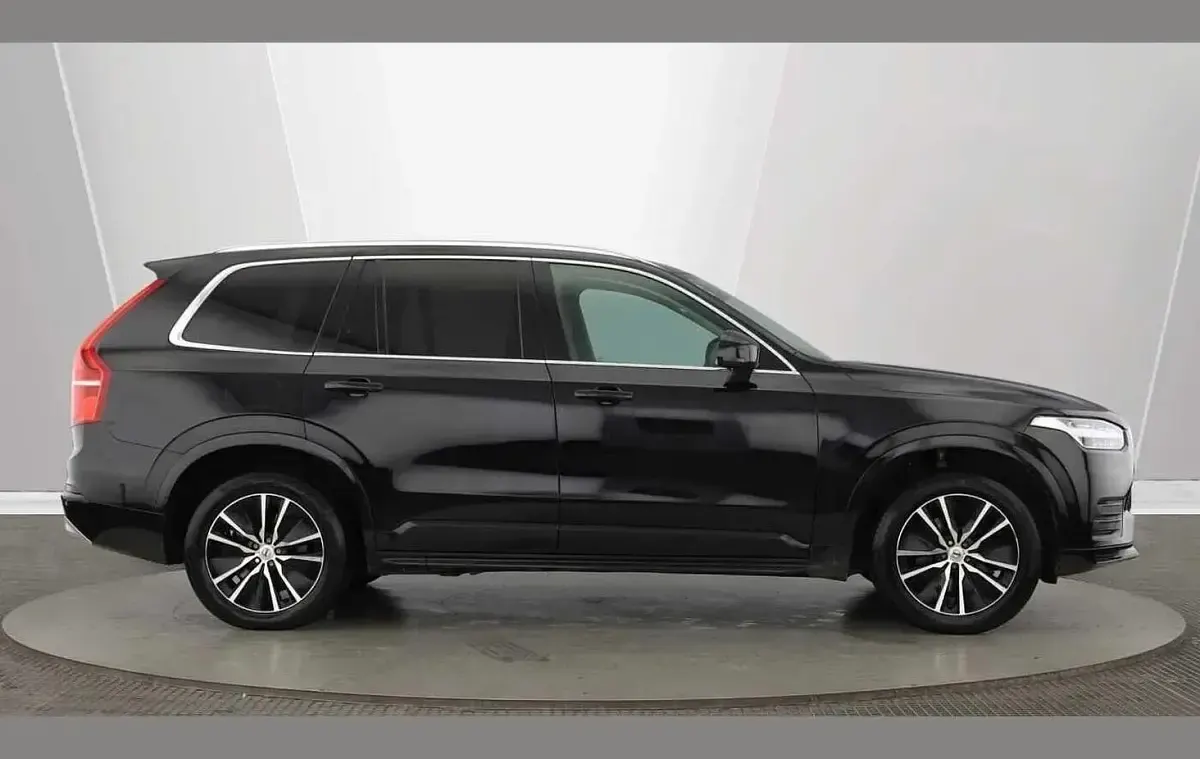 Used Volvo XC90 Momentum 235 HP (172 kW) 2022 Black SUV
