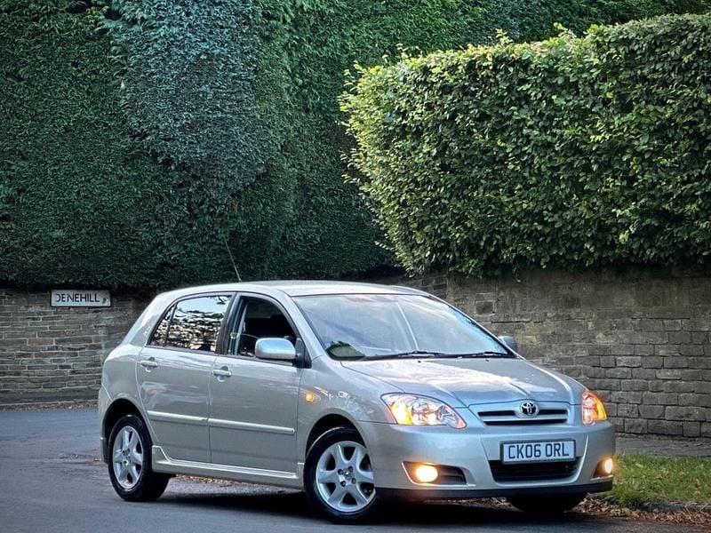 Silver Used 2006 Toyota Corolla Hatchback | £4,499 (Fair price) - Image 1/4