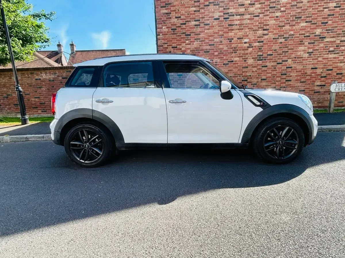 Used Mini Cooper S 2012 White Hatchback