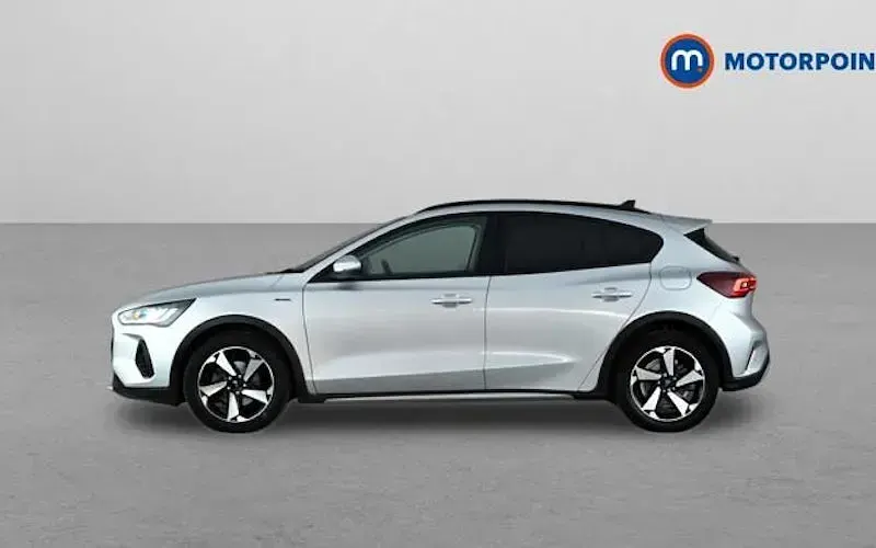Used Ford Focus Active 125 HP (91 kW) 2023 Silver Hatchback