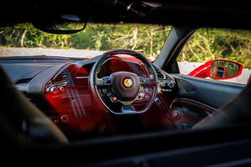 Used Ferrari 488 670 HP (492 kW) 2017 Red Coupe