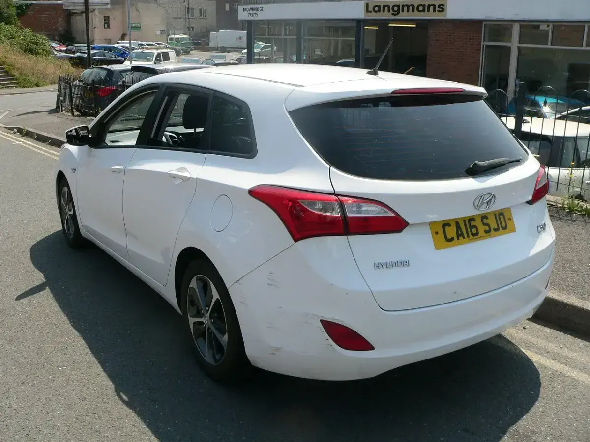 Used Hyundai i30 2016 White Estate