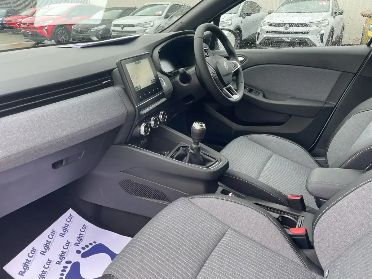 Nuevo Renault Clio V Techno 90 CV (66 kW) 2025 Blanco Utilitario