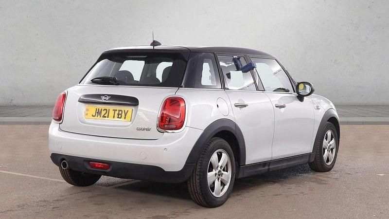 Used Mini Cooper Classic 136 HP (100 kW) 2021 Silver Hatchback