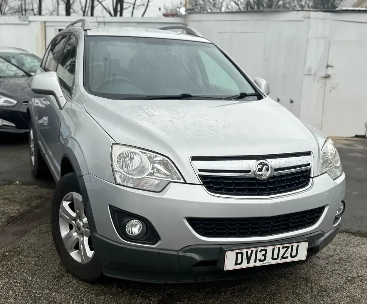 Usado Vauxhall Antara S 163 HP (119 kW) 2013 Prateado SUV