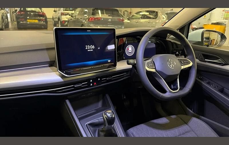 New VW Golf VIII Match 115 HP (84 kW) 2025 Crystal ice blue metallic Hatchback