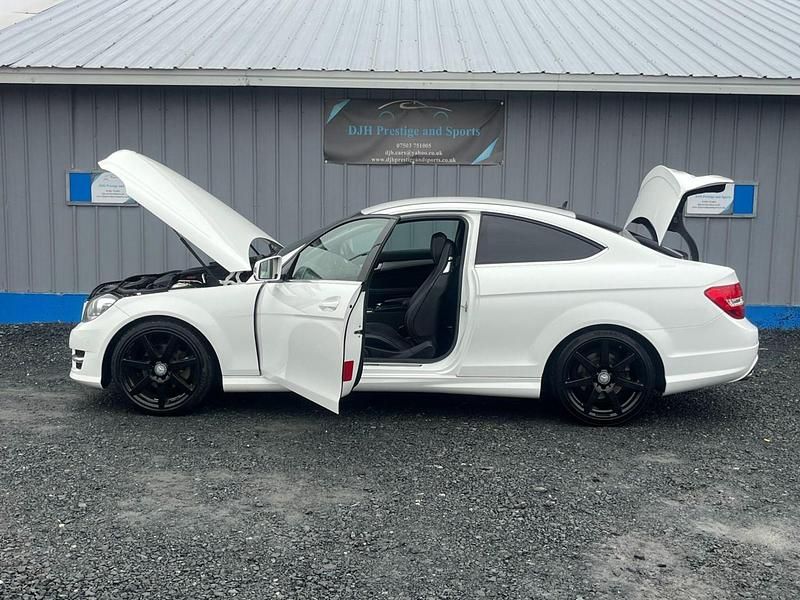 Used Mercedes C220 Sport Edition 170 HP (125 kW) 2014 White Coupe