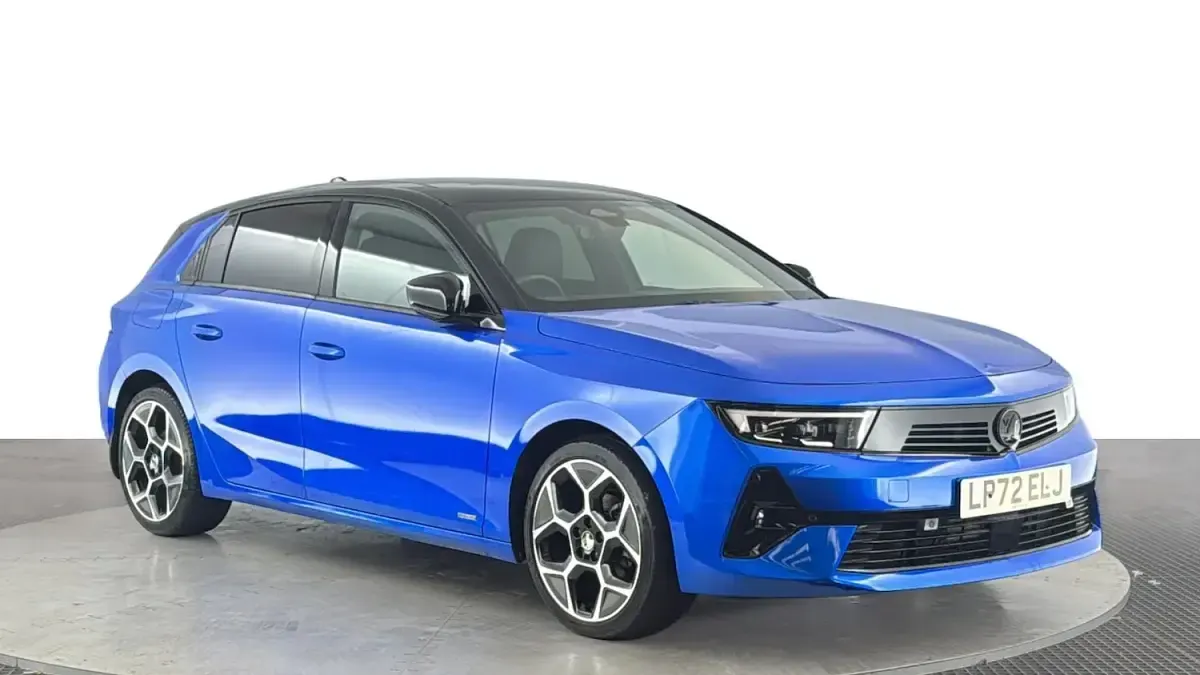 Used Vauxhall Astra Ultimate 130 HP (95 kW) 2022 Blue Hatchback