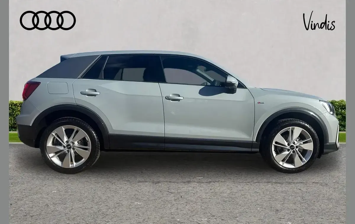 Używany Audi Q2 S-Line 147 KM (108 kW) 2026 Szary SUV