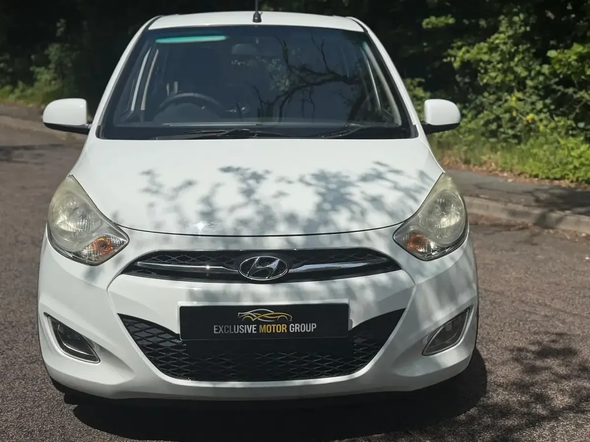 Used Hyundai i10 Style 84 HP (61 kW) 2012 White Hatchback