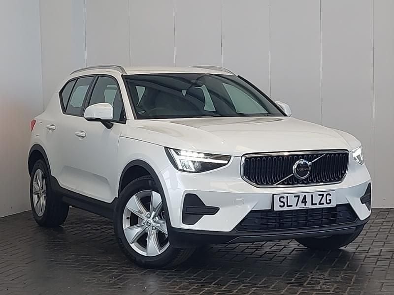White Used 2024 Volvo XC40 Core SUV | £29,998 (Fair price) - Image 1/4