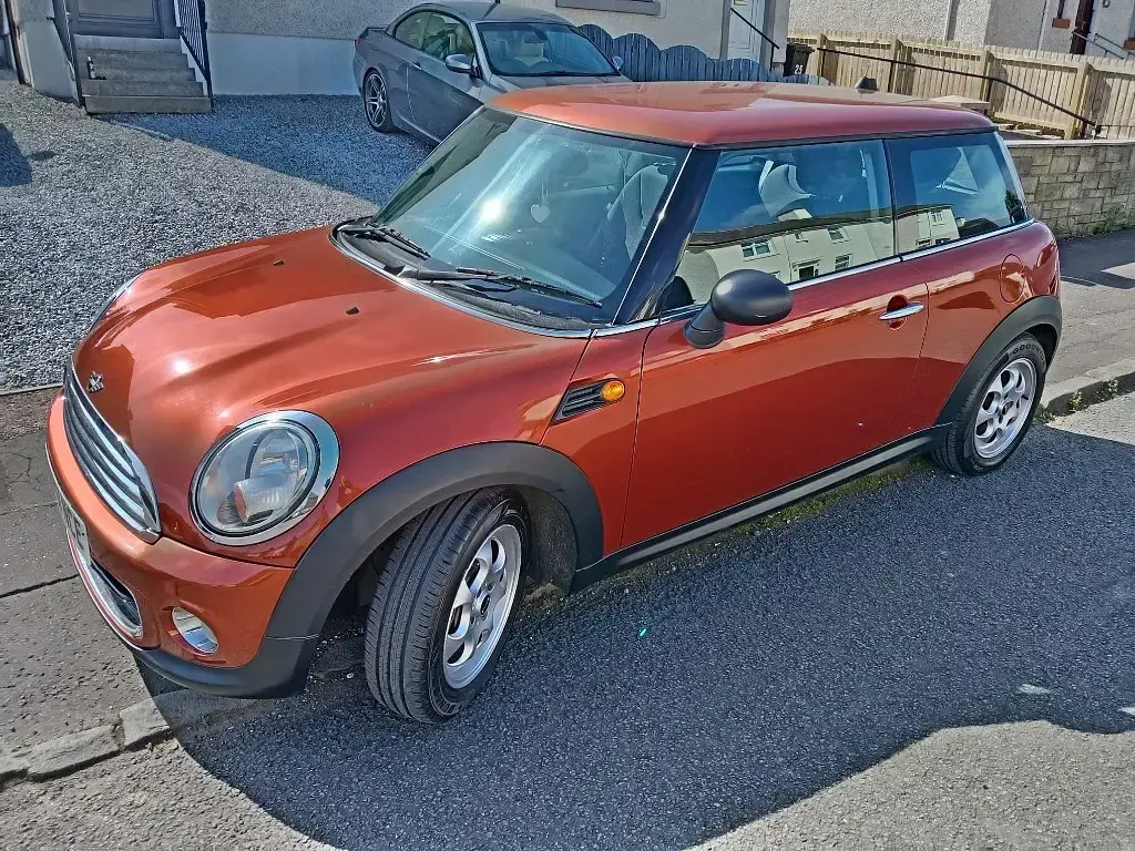 Usado Mini ONE Hatch 98 CV (72 kW) 2011 Naranja Utilitario