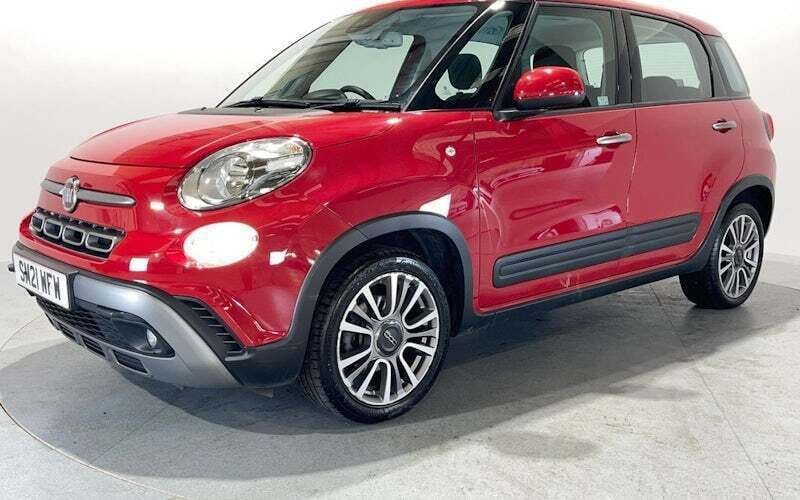 Red Used 2021 Fiat 500L Cross MPV | £10,799 (Fair price) - Image 1/4