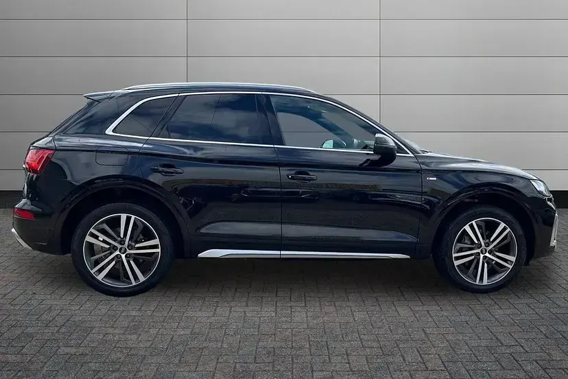 Used Audi Q5 S-Line 204 HP (150 kW) 2023 Mythos black SUV