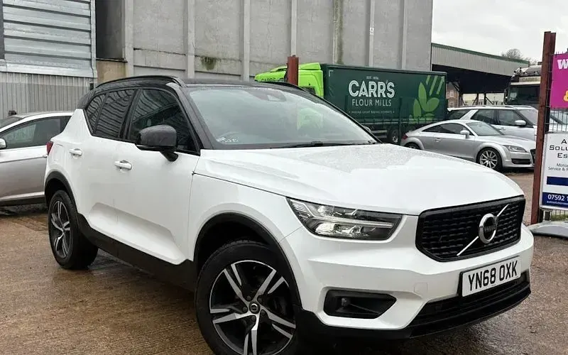 Usado Volvo XC40 R-Design 156 CV (114 kW) 2019 SUV