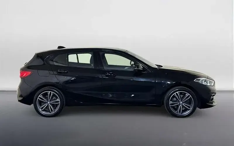 Used BMW 118 Sport Line 150 HP (110 kW) 2022 Black Hatchback