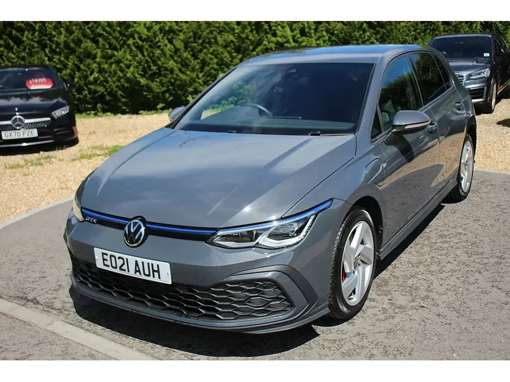 Used VW Golf VII GTE 204 HP (150 kW) 2021 Dolphin grey metallic Hatchback