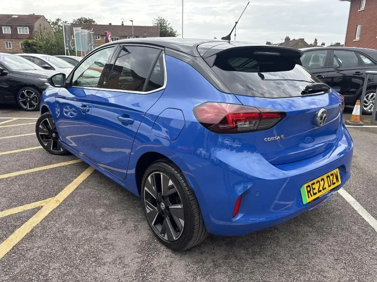 Used Vauxhall Corsa-e Elite 98 kW (134 HP) 2022 Blue Hatchback