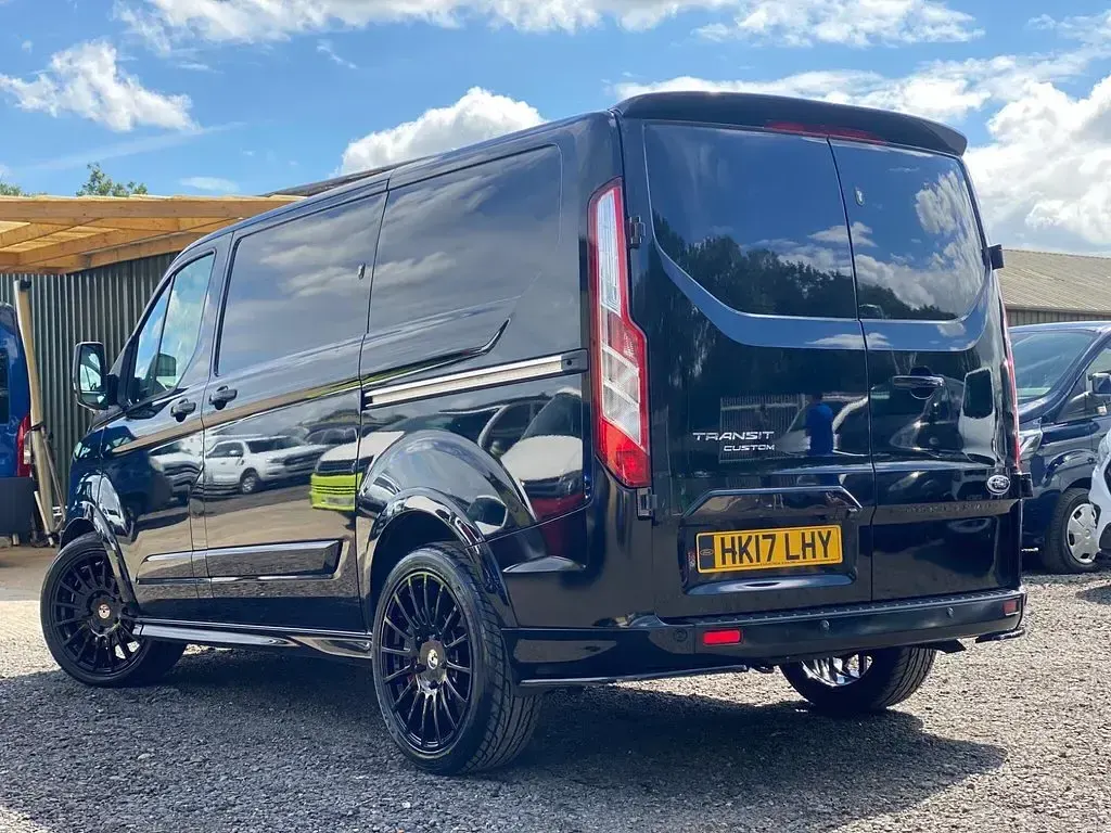 Used Ford Transit Custom Limited 170 HP (125 kW) 2017 Black Van