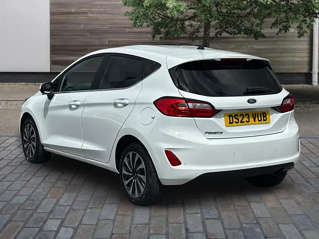 Used Ford Fiesta Titanium 100 HP (73 kW) 2023 White Hatchback