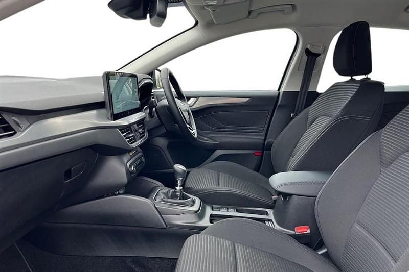 Used Ford Focus Titanium 125 HP (91 kW) 2025 Silver Estate