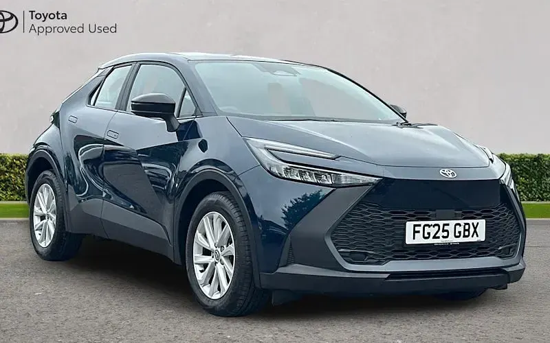 Used Toyota C-HR 140 HP (102 kW) 2025 SUV