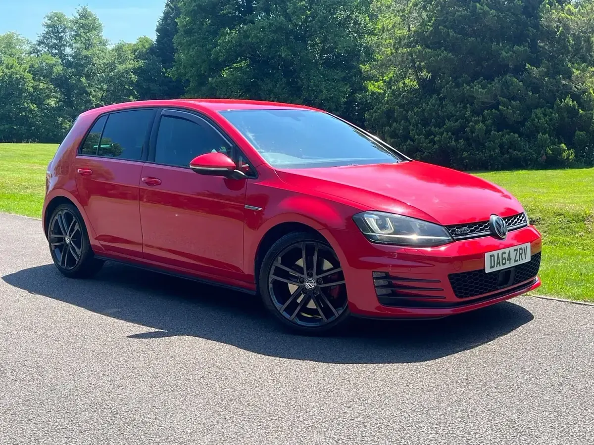Used VW Golf VII GTD 181 HP (133 kW) 2015 Red Hatchback